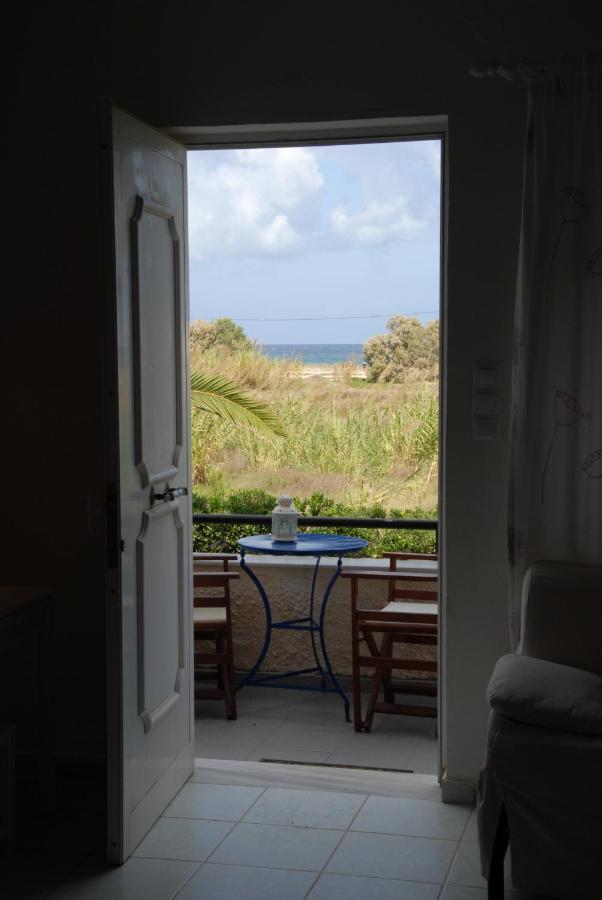 Villa Fleria Seaside Studios&Apts Gerani  Esterno foto