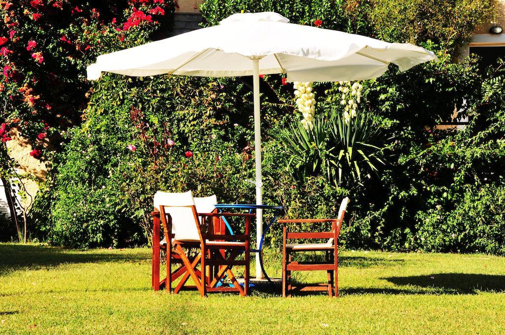 Villa Fleria Seaside Studios&Apts Gerani  Esterno foto