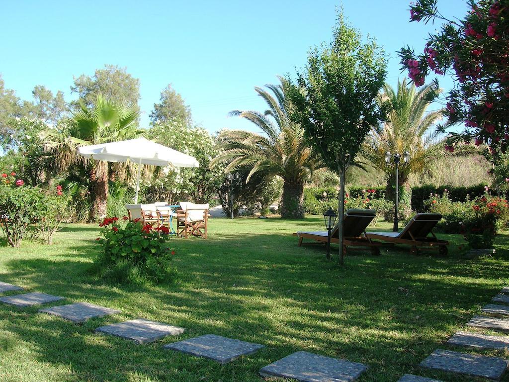Villa Fleria Seaside Studios&Apts Gerani  Esterno foto