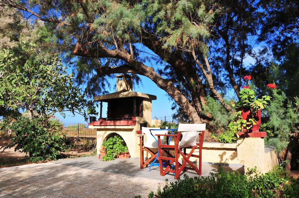 Villa Fleria Seaside Studios&Apts Gerani  Esterno foto