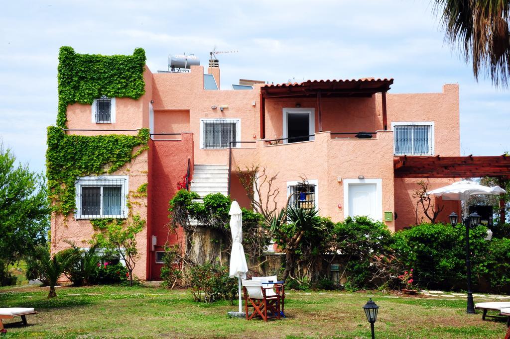 Villa Fleria Seaside Studios&Apts Gerani  Esterno foto