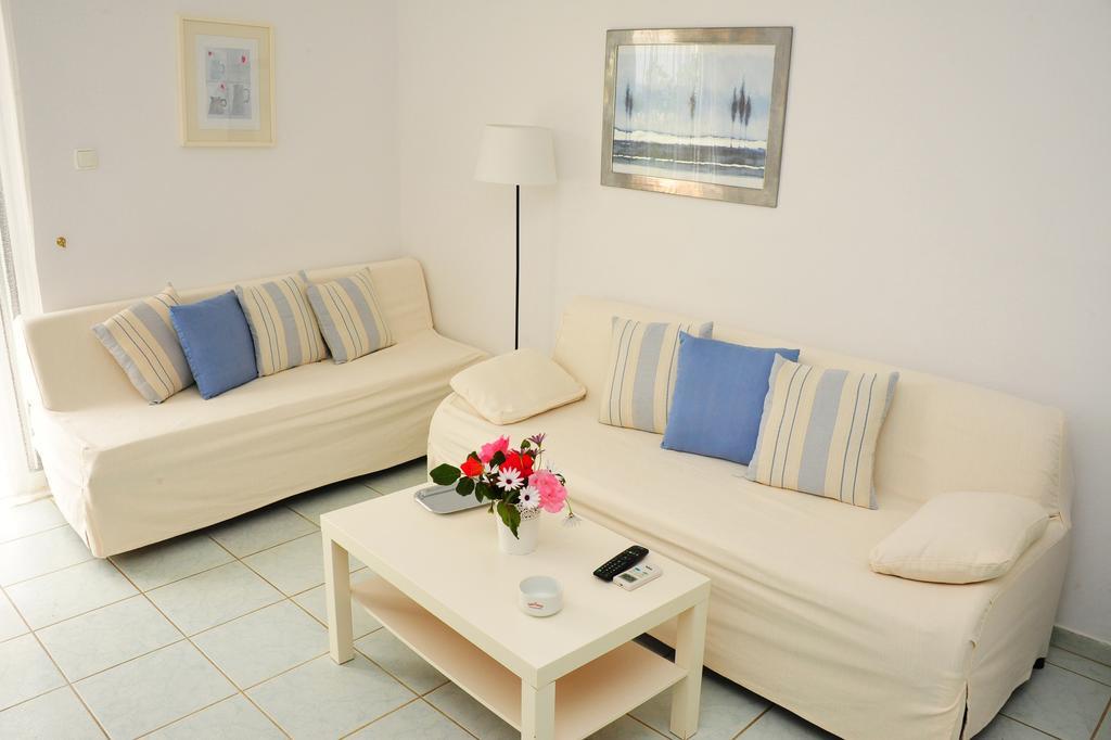 Villa Fleria Seaside Studios&Apts Gerani  Esterno foto